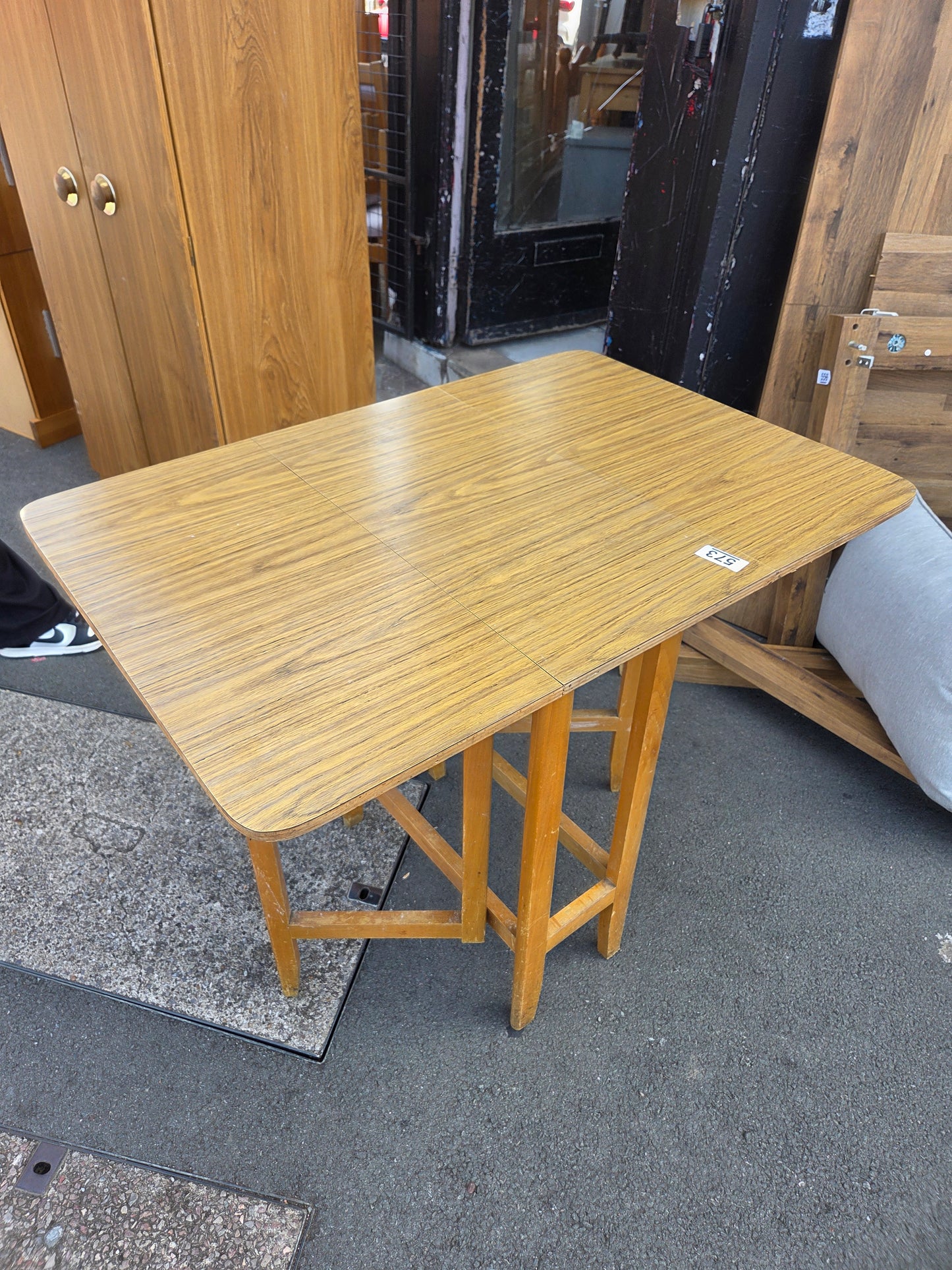 Butterfly table 🌟 Free delivery in Leicester 🌟