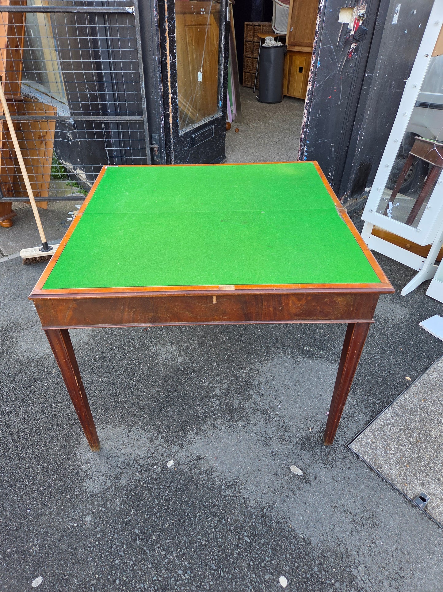 Fold out games table ๐ Free delivery in Leicester ๐