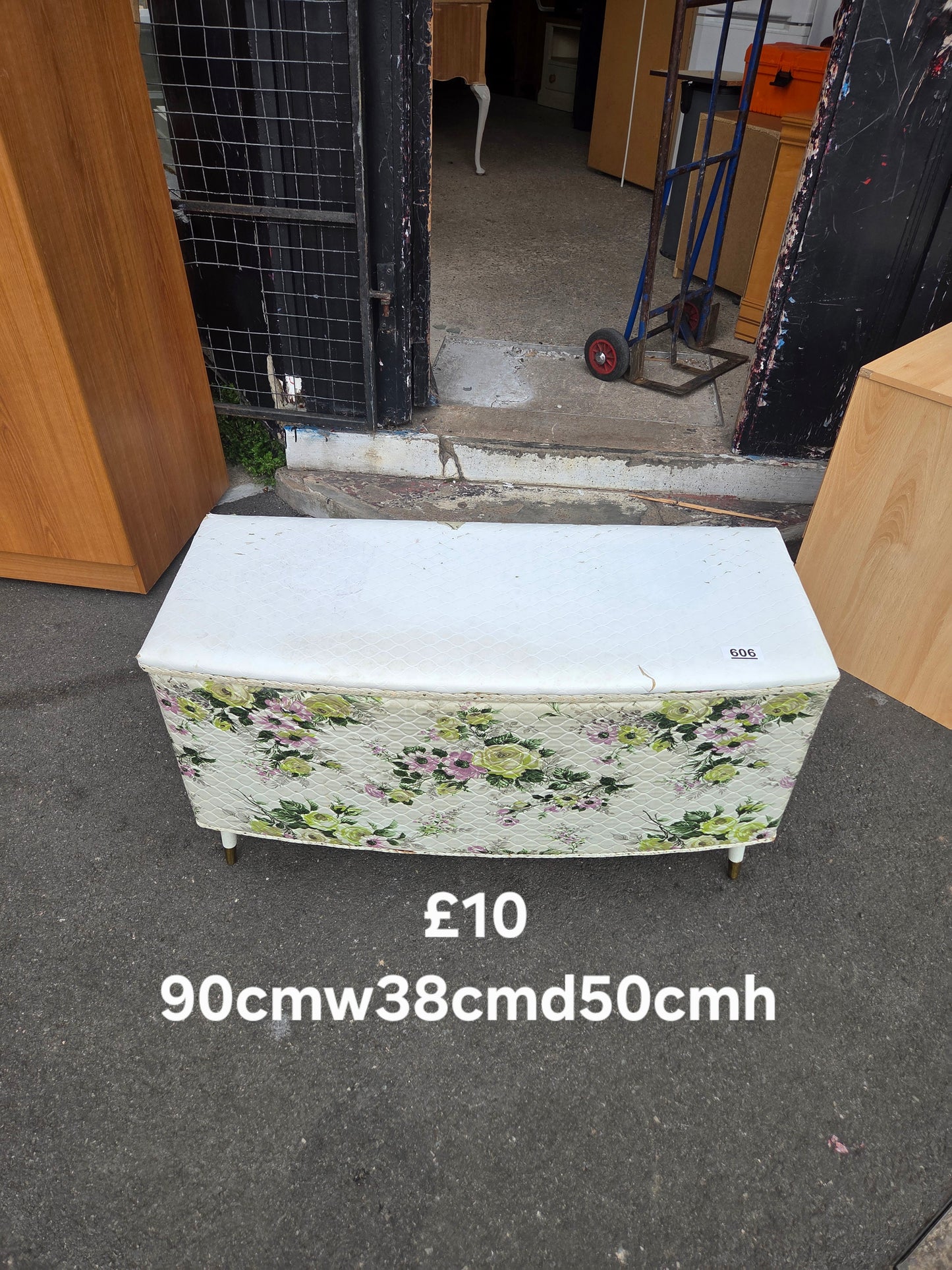 Ottoman 🌟 Free delivery in Leicester 🌟