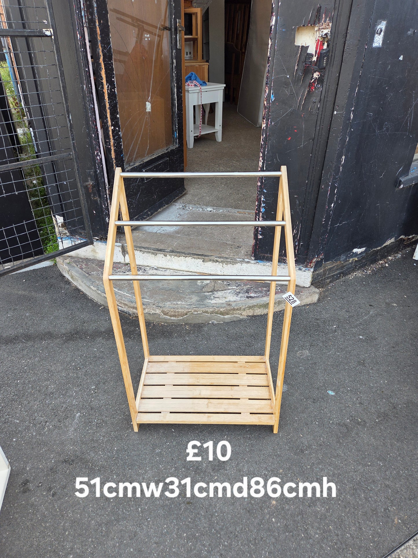 Towel rail ๐ Free delivery in Leicester ๐