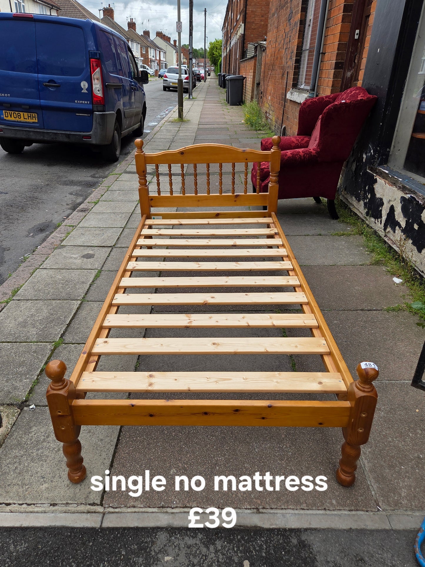 Pine single bed frame no mattress ๐ Free delivery in Leicester ๐