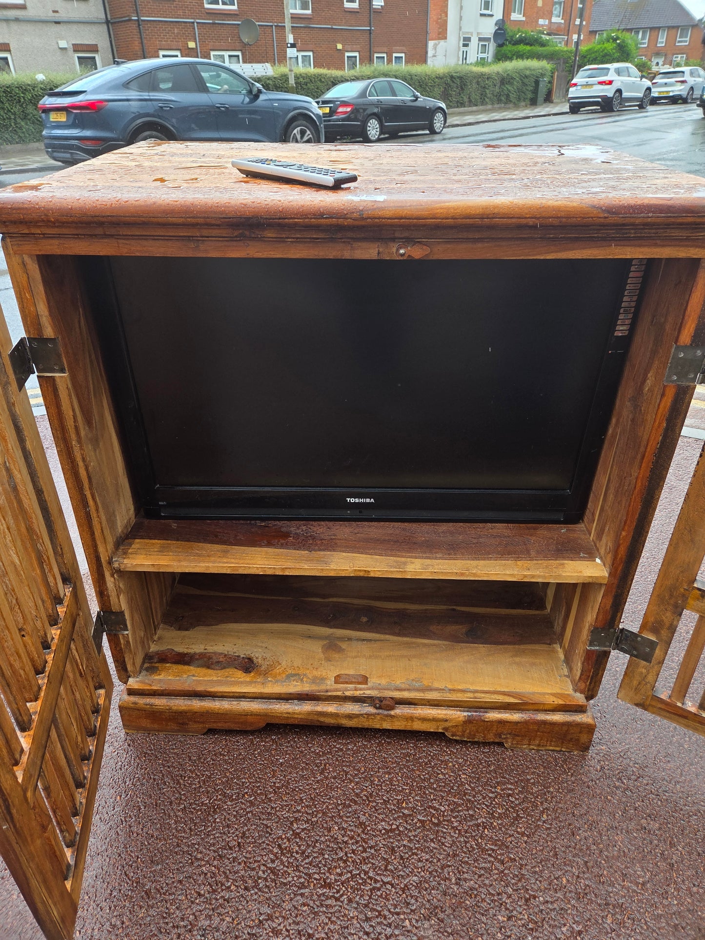 Large tv cabinet with tv ๐ Free delivery in Leicester ๐