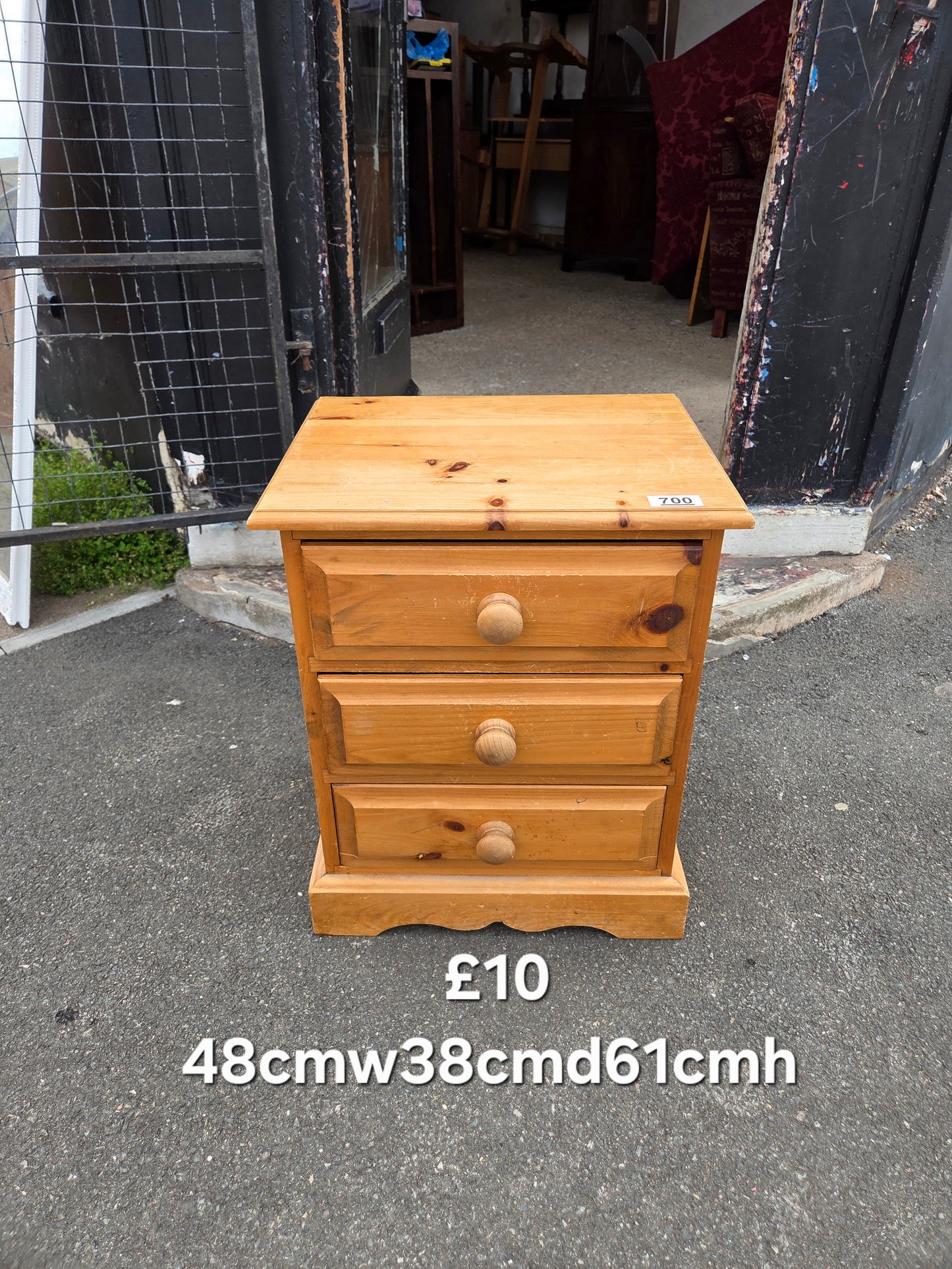 Bedside table ๐ Free delivery in Leicester ๐