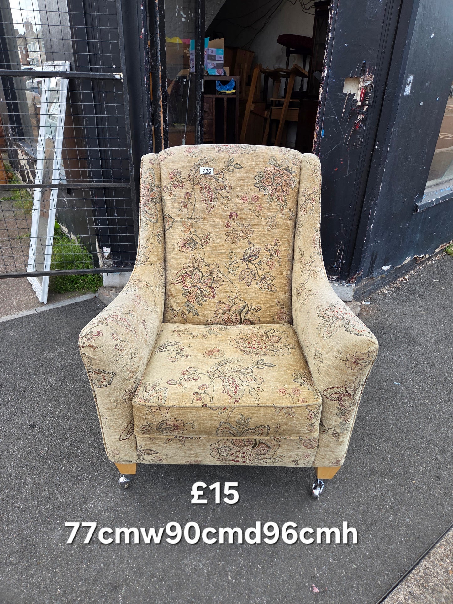 Armchair ๐ Free delivery in Leicester ๐
