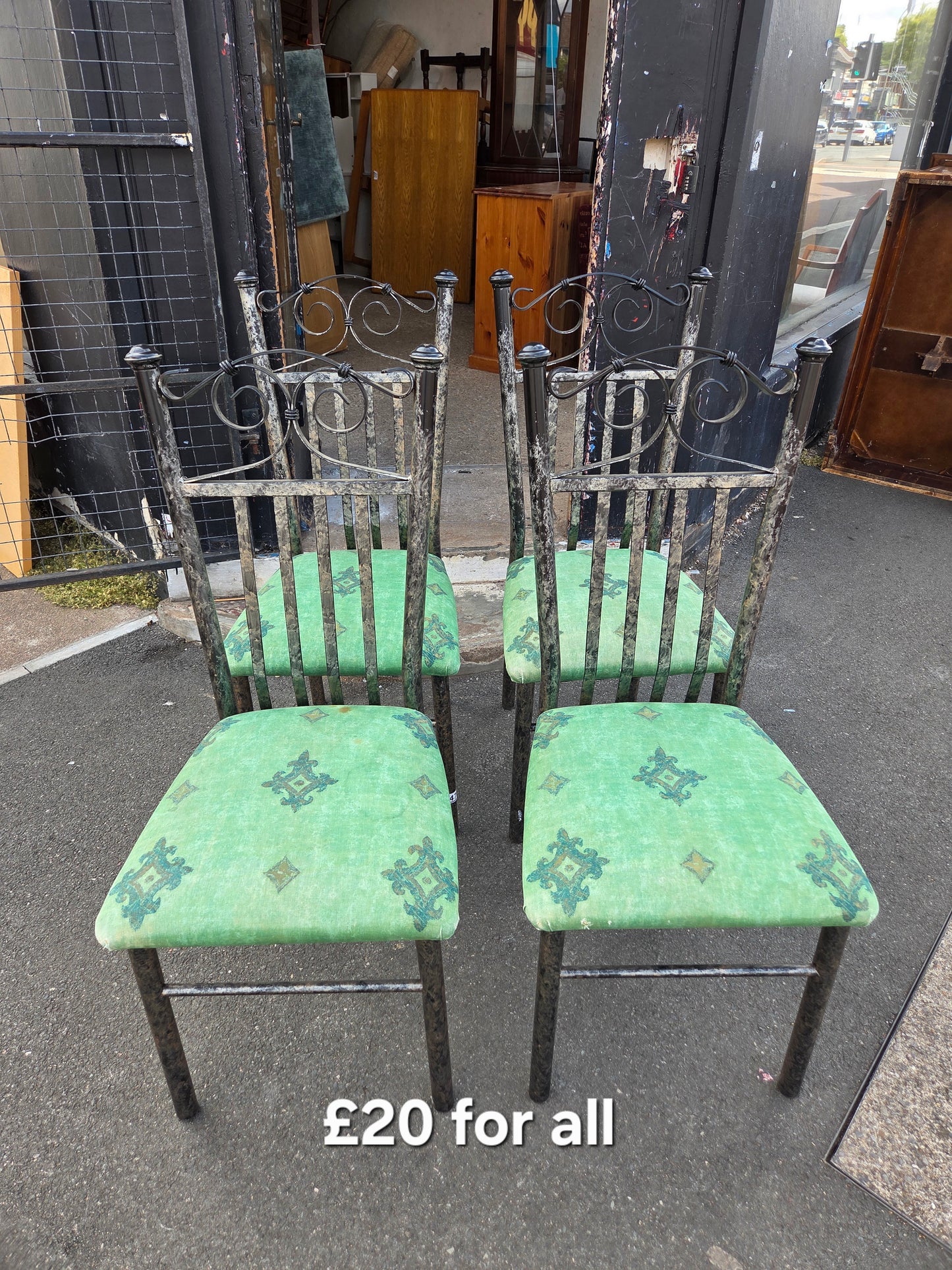 4 dining chairs ๐ Free delivery in Leicester ๐