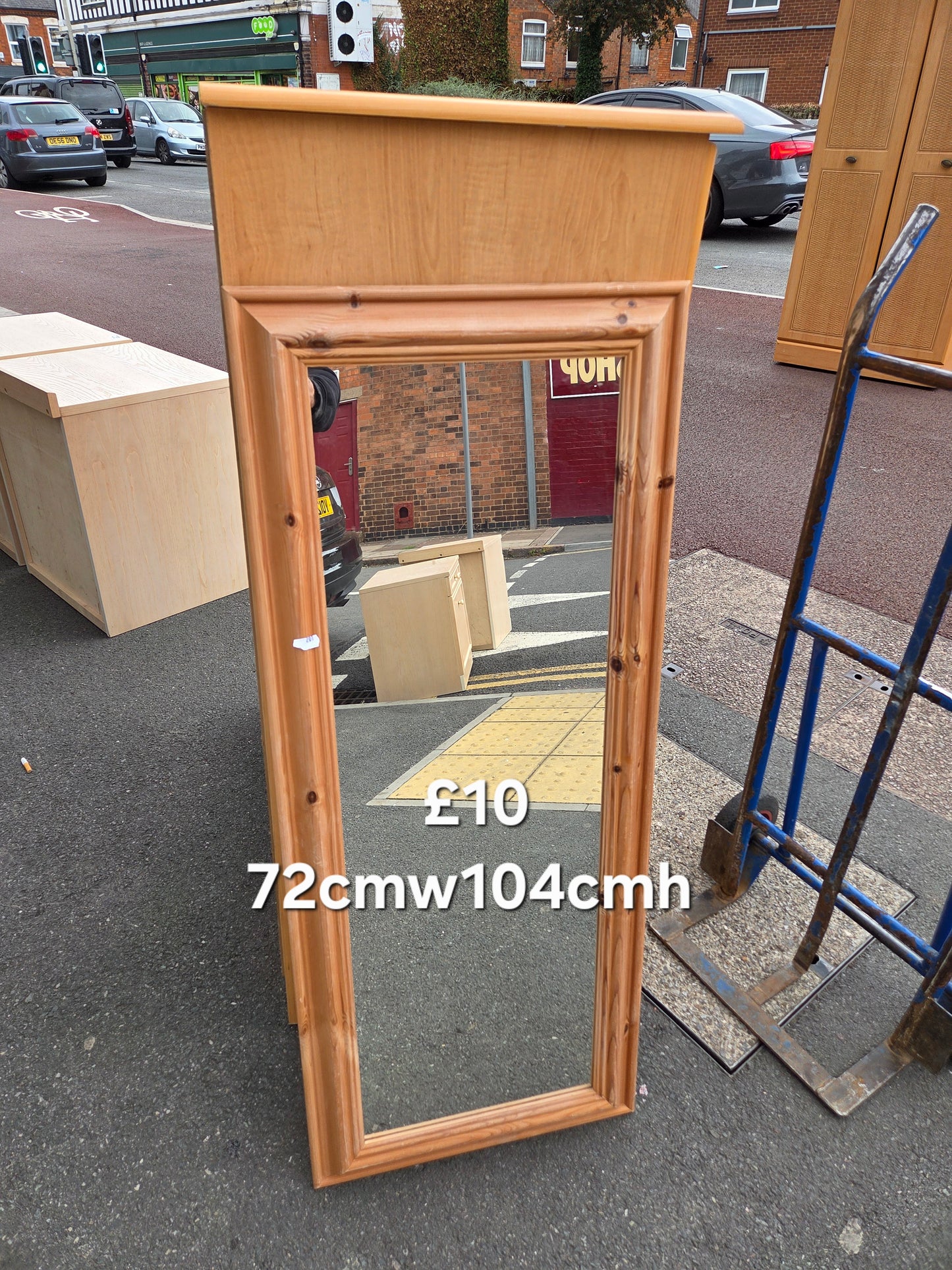 Mirror Free Delivery in Leicester