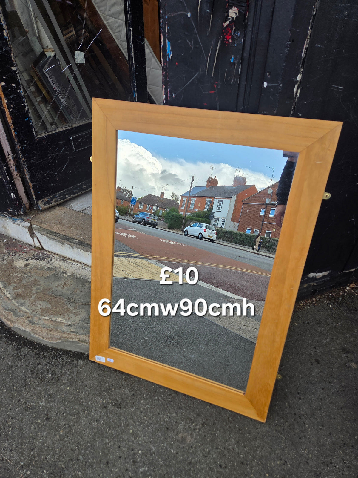 Mirror Free Delivery in Leicester