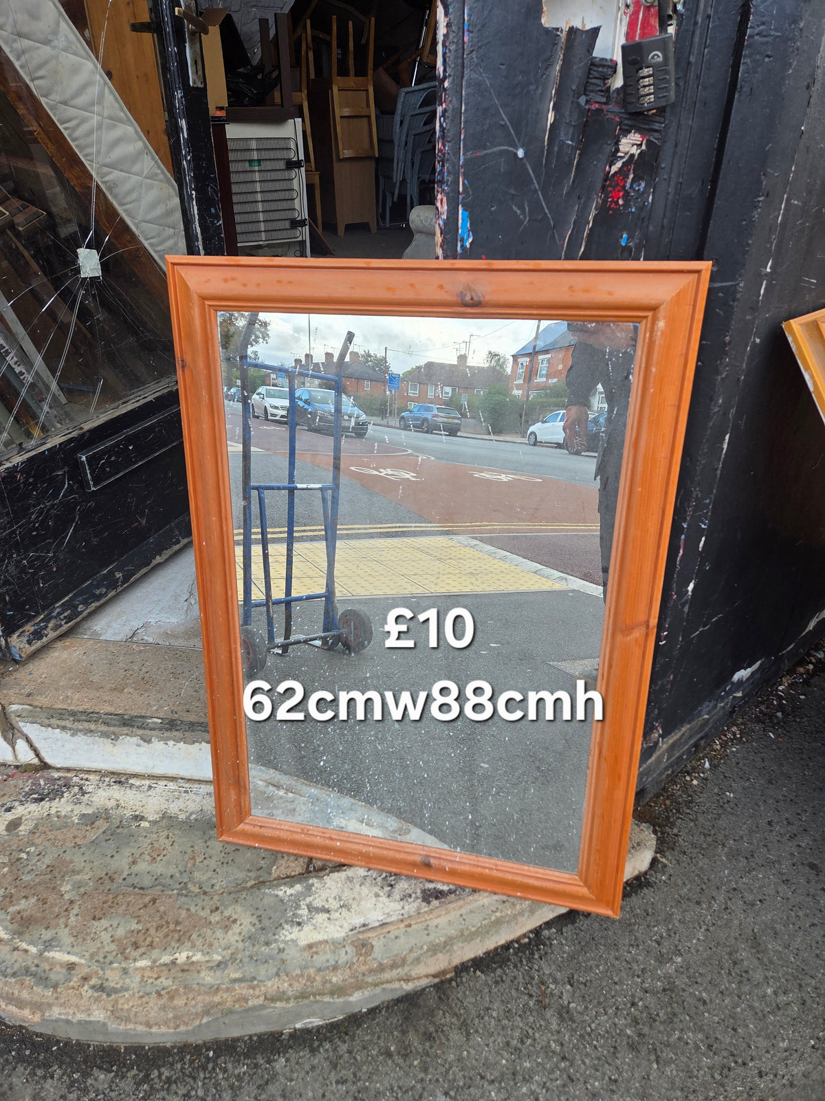 Mirror Free Delivery in Leicester