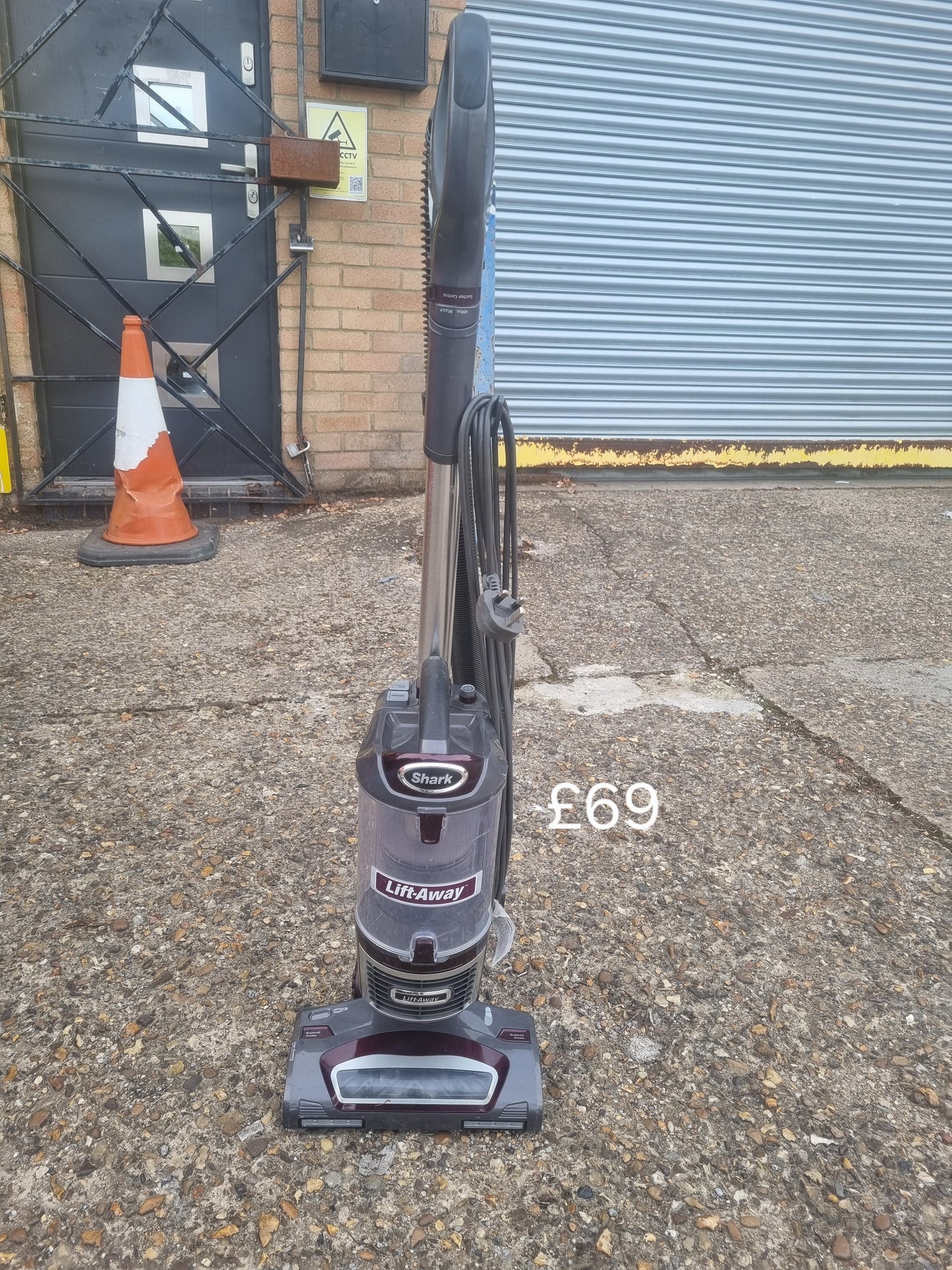 Shark hoover NV601UKT 31 π Free Delivery π 120 Days Warranty π