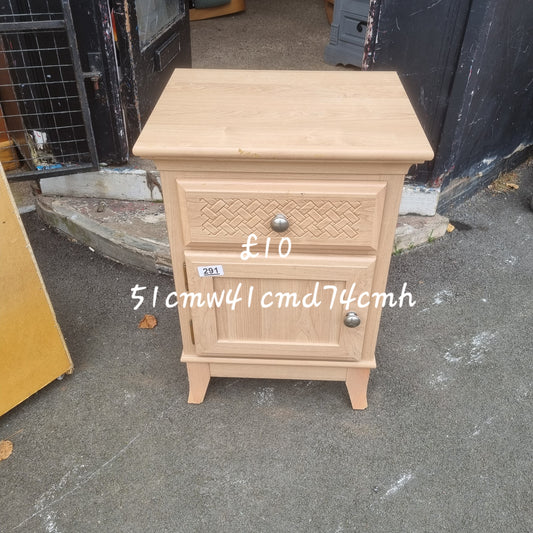 Bedside table 🌟 Free delivery in Leicester 🌟