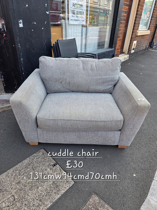 Cuddle chair 🌟 Free delivery in Leicester 🌟