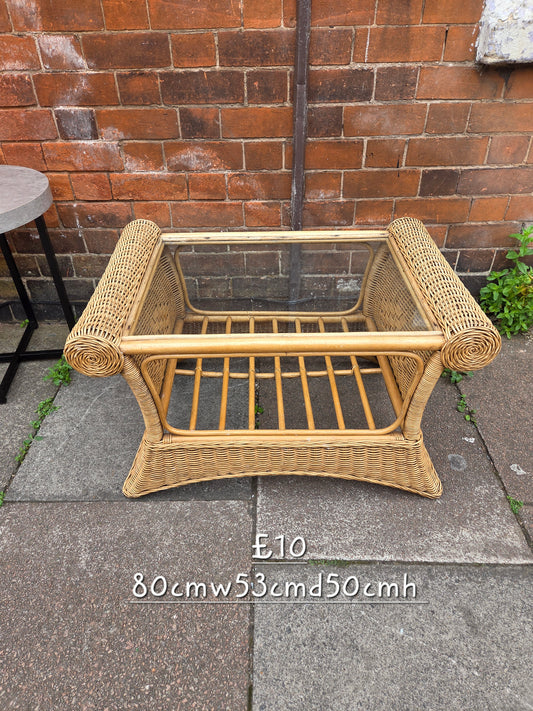 Wicker table 🌟 Free delivery in Leicester 🌟