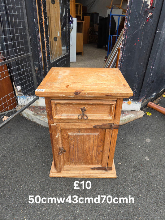 Bedside table 🌟 Free delivery in Leicester 🌟