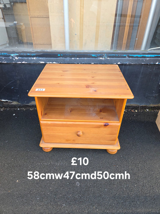 Bedside table 🌟 Free delivery in Leicester 🌟