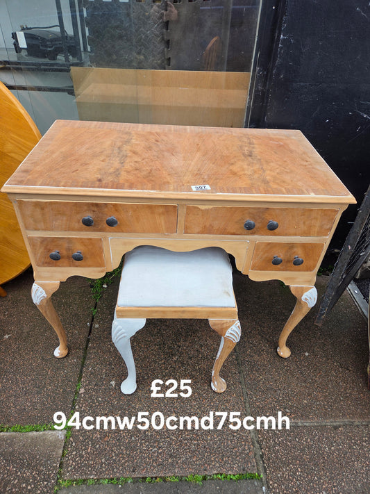 Dressing table and stool 🌟 Free delivery in Leicester 🌟