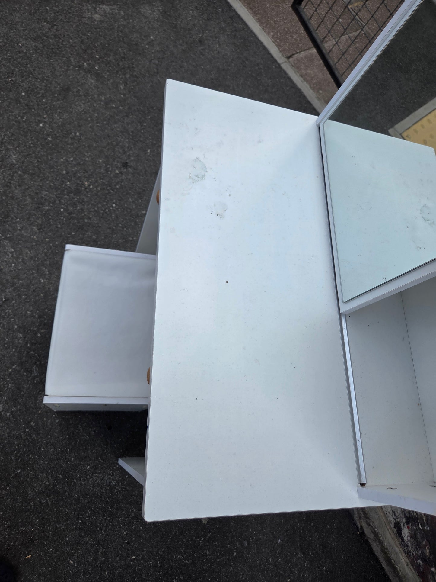 Dressing table and stool 🌟 Free delivery in Leicester 🌟