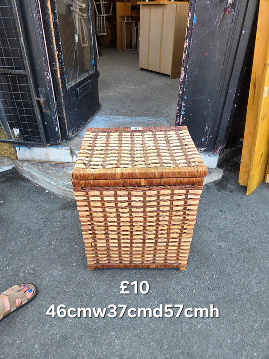 Wicker laundry basket 🌟 Free delivery in Leicester 🌟