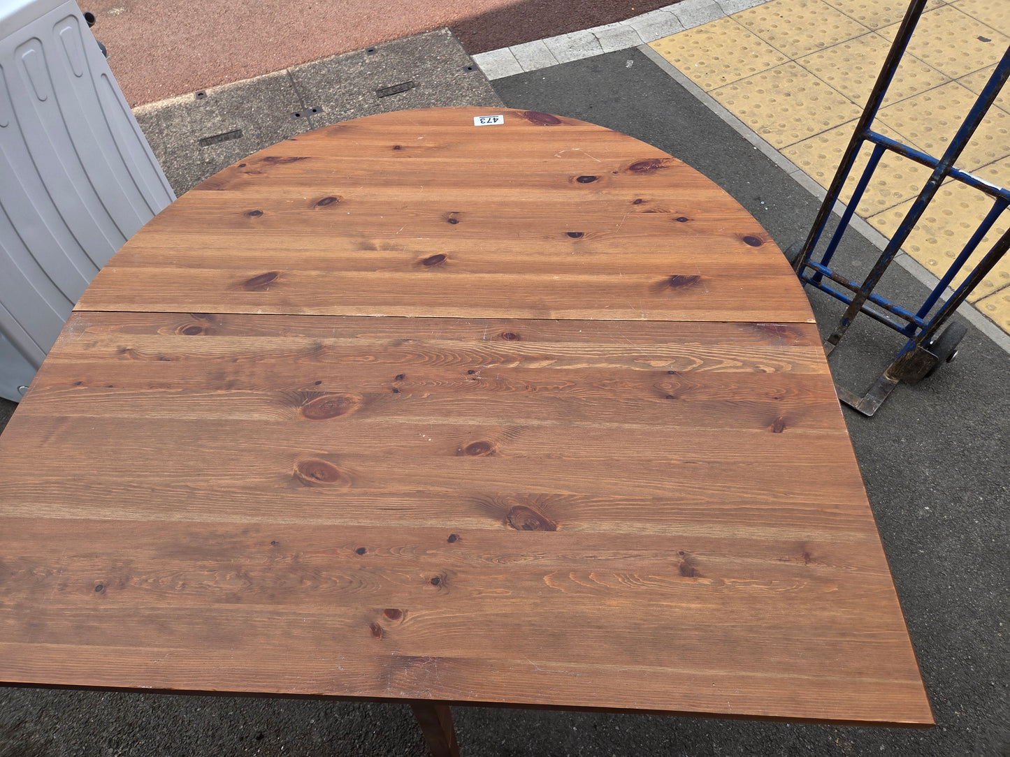 Half Moon extending table 🌟 Free delivery in Leicester 🌟