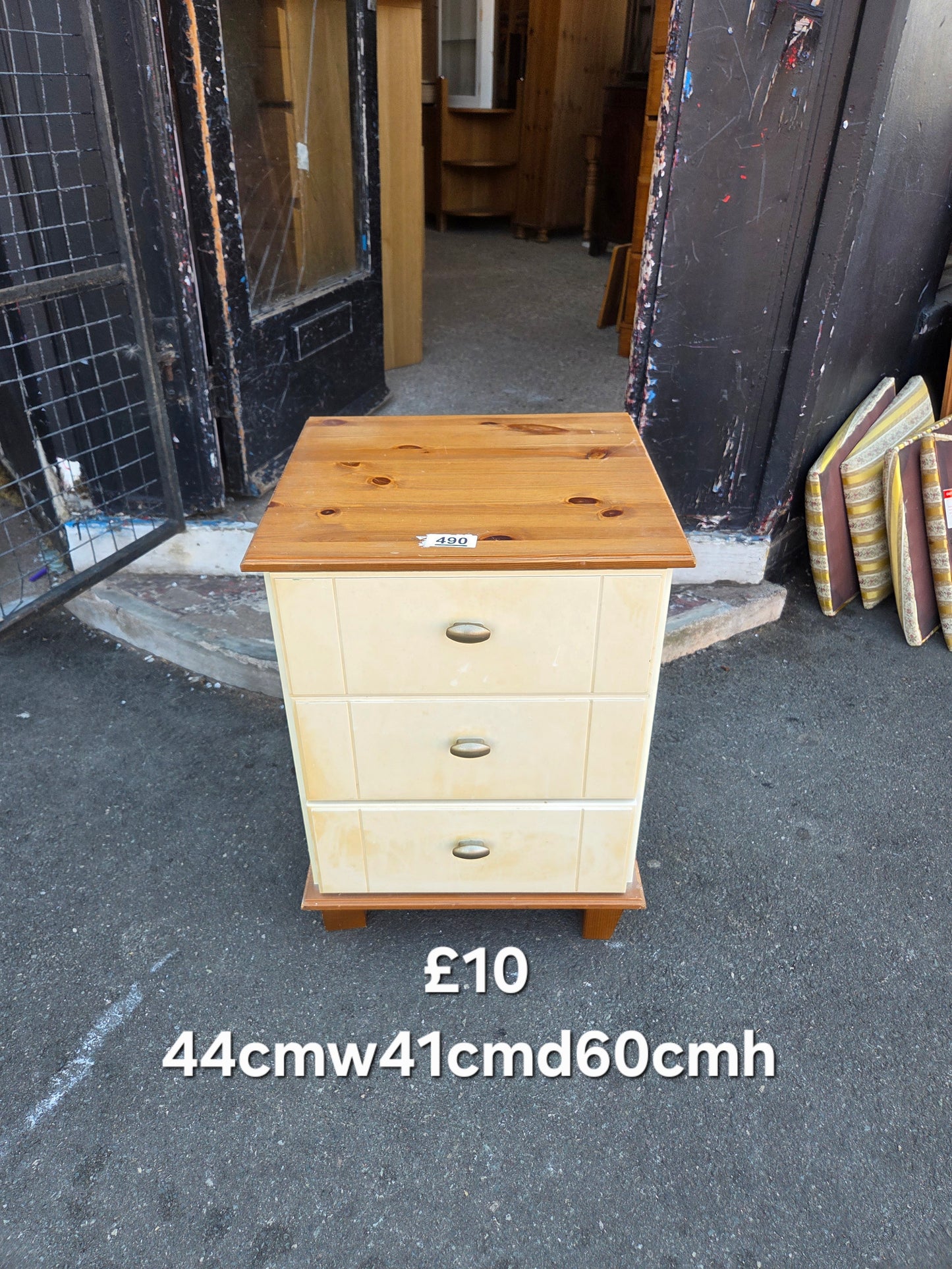 Bedside table 🌟 Free delivery in Leicester 🌟