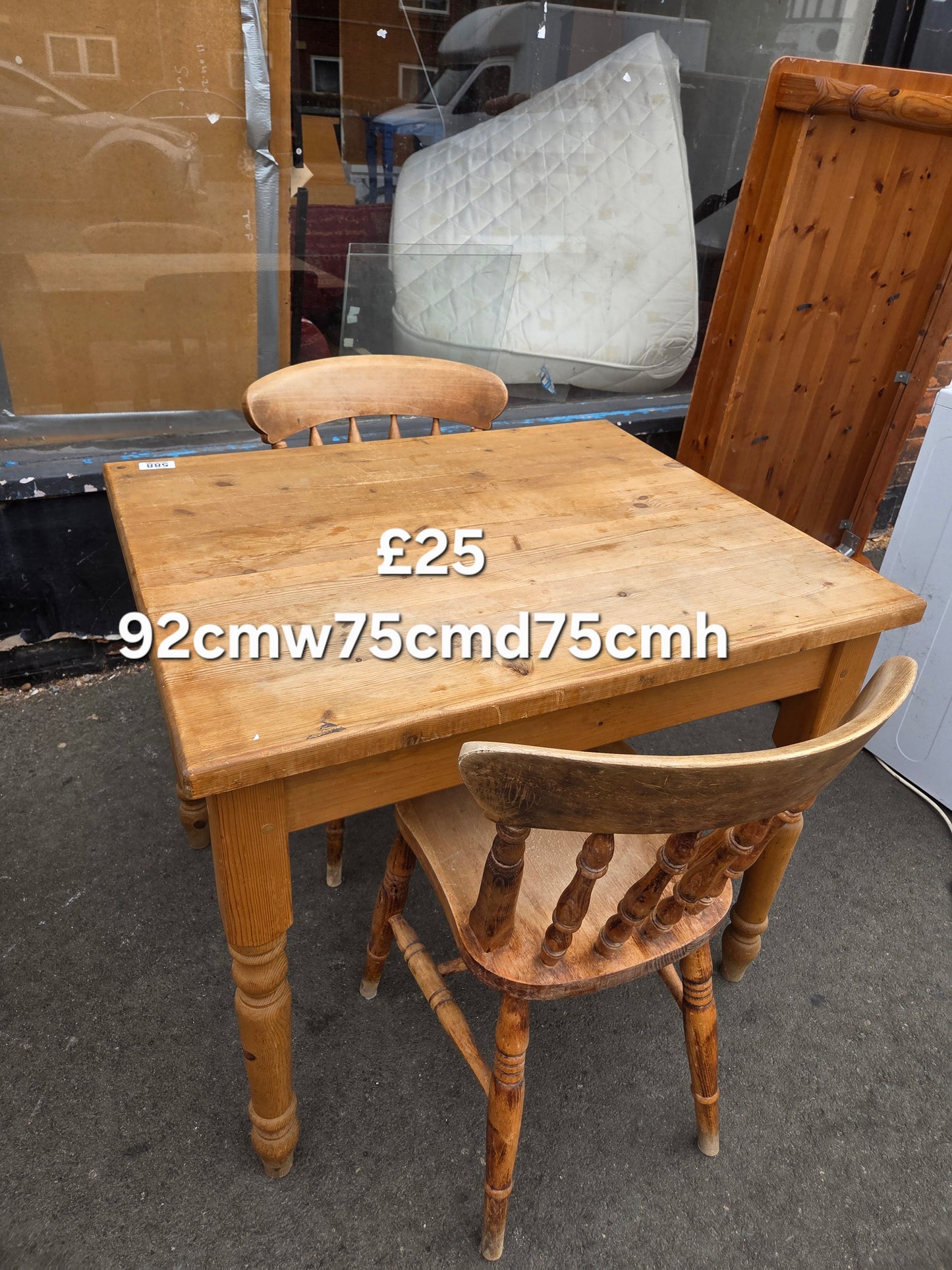 Dining table and 2 chairs 🌟 Free delivery in Leicester 🌟