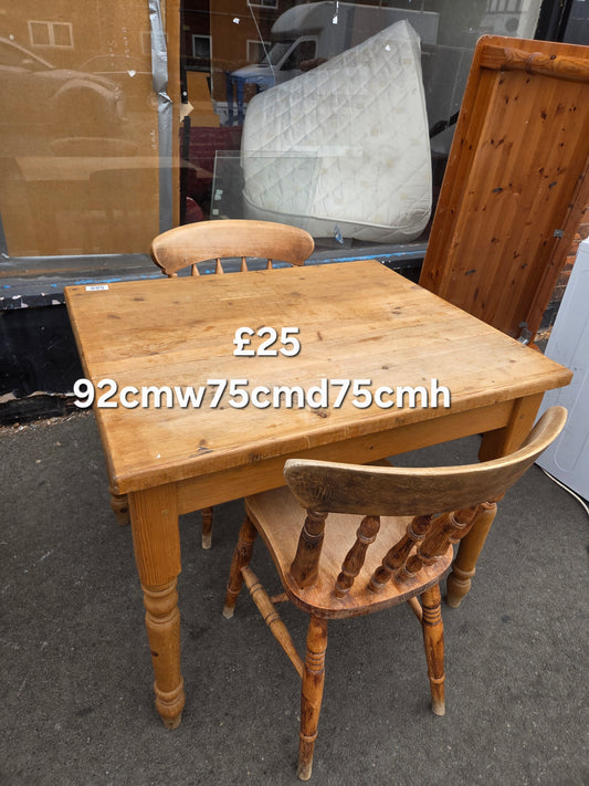 Dining table and 2 chairs 🌟 Free delivery in Leicester 🌟