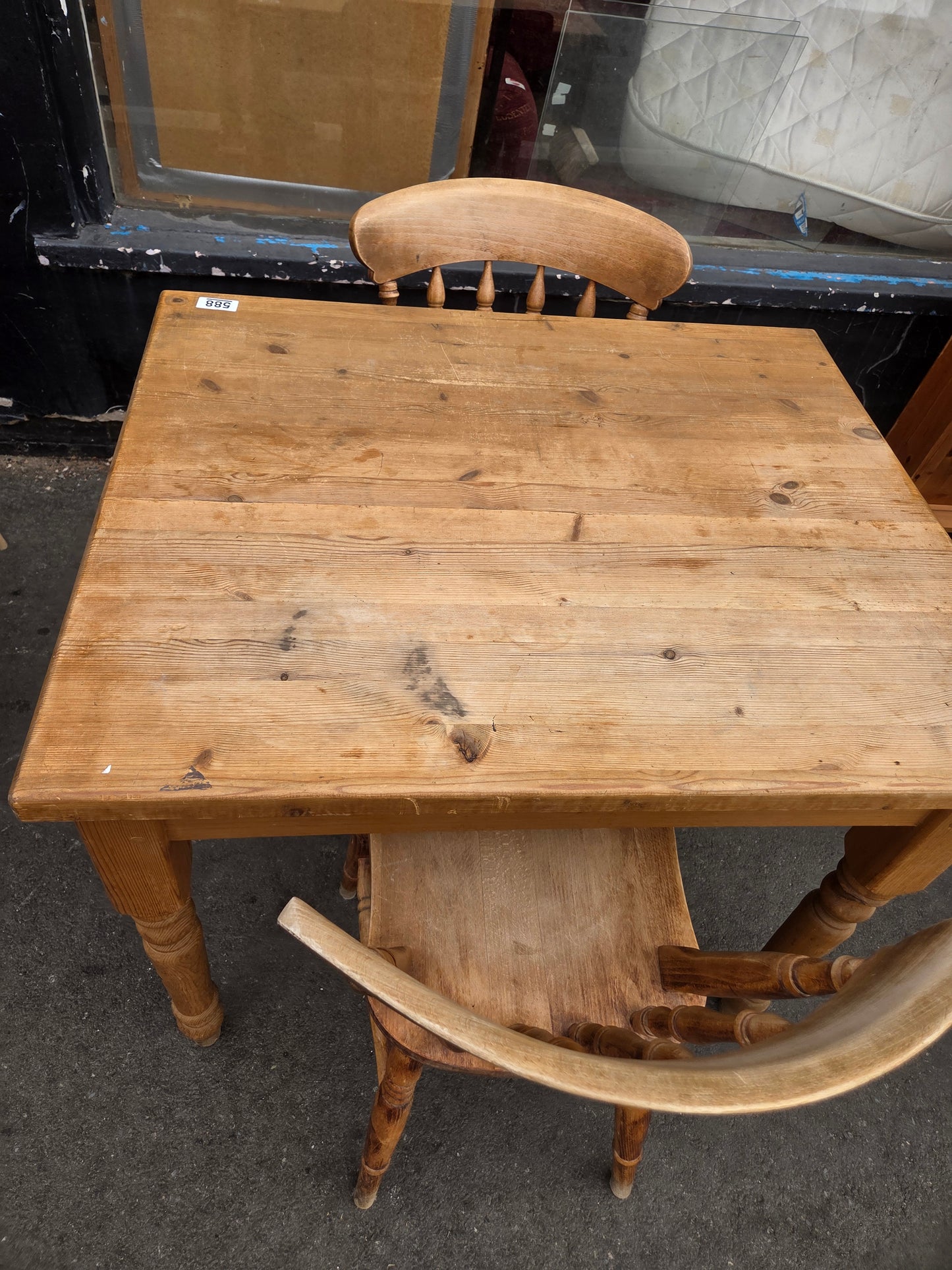 Dining table and 2 chairs 🌟 Free delivery in Leicester 🌟