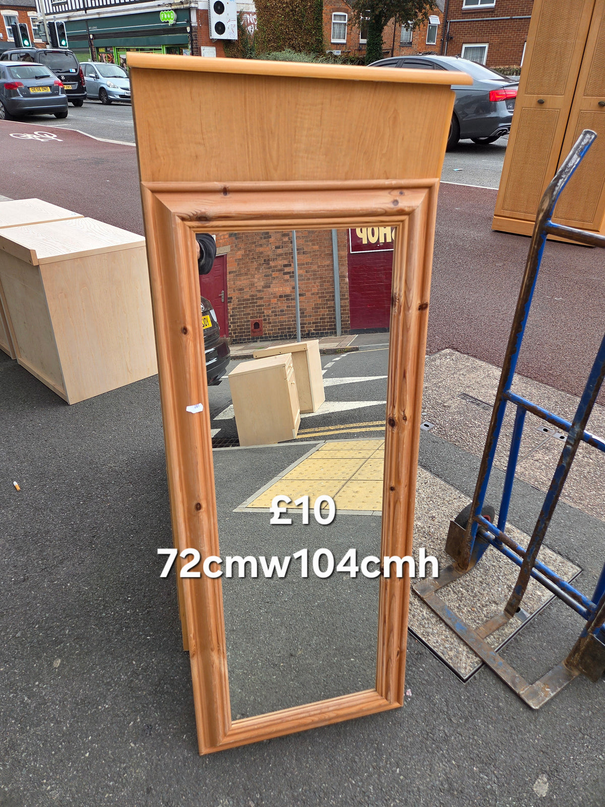 Mirror Free Delivery in Leicester