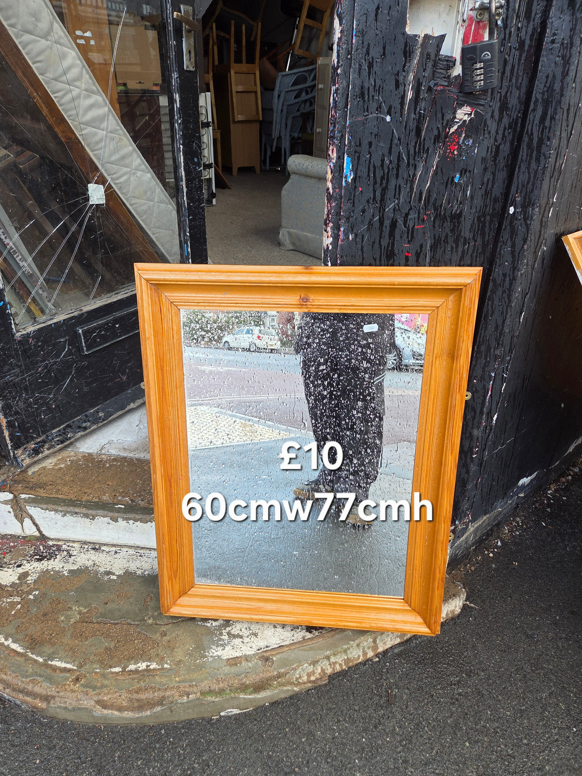 Mirror Free Delivery in Leicester