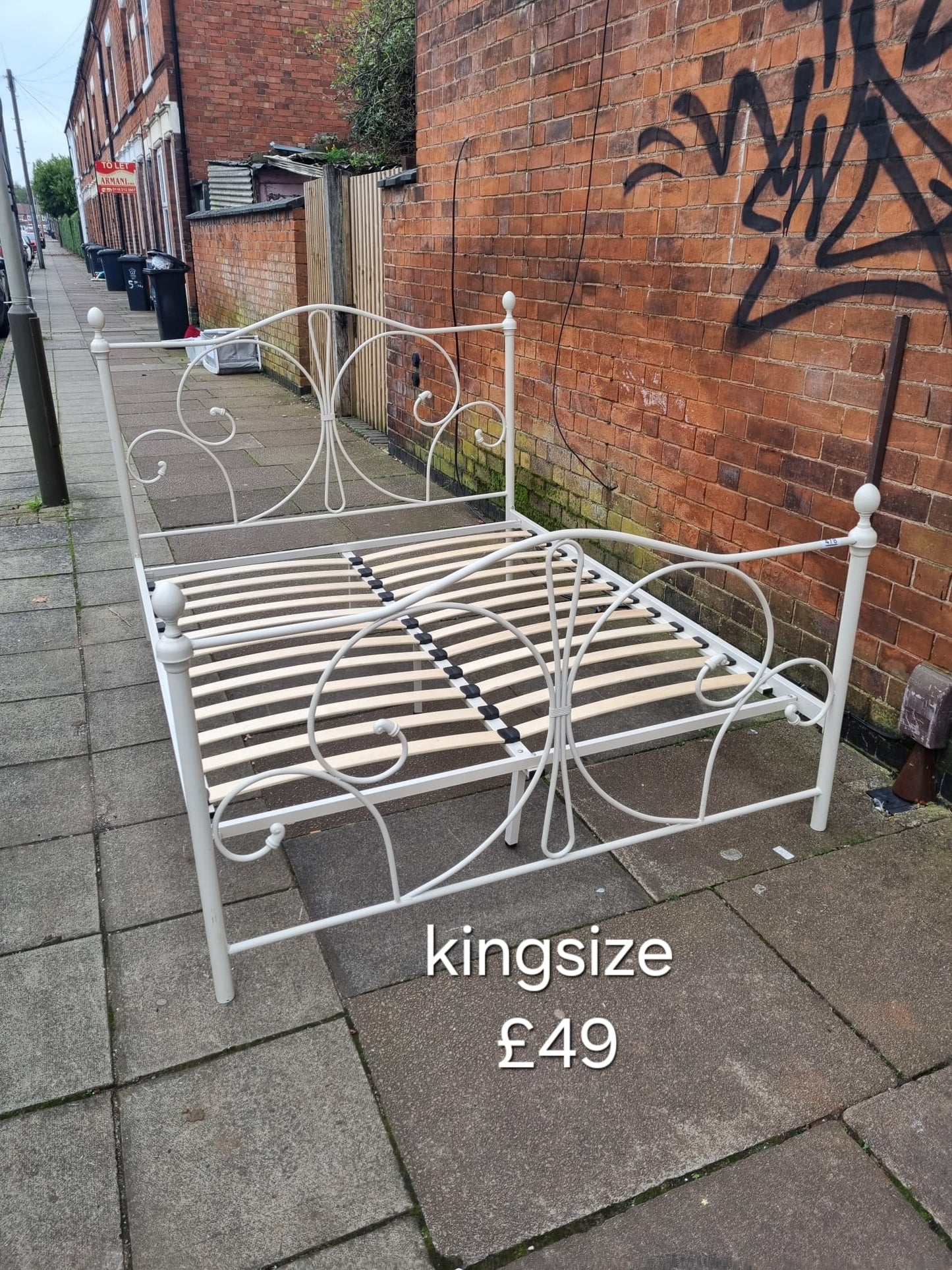 King size bed frame 🌟 Free delivery in Leicester 🌟