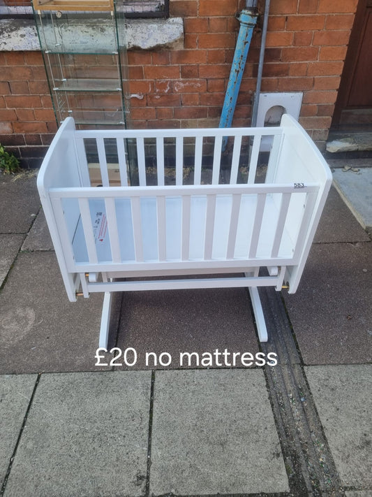Swinging crib 🌟 Free delivery in Leicester 🌟