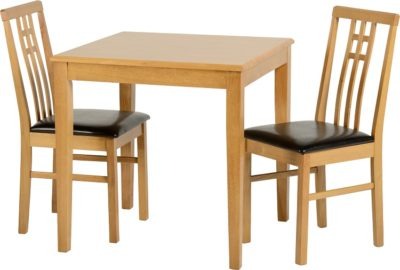 Vienna Dining Set
Medium Oak/Brown Faux Leather