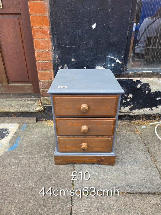 Bedside table 🌟 Free Delivery in Leicester 🌟