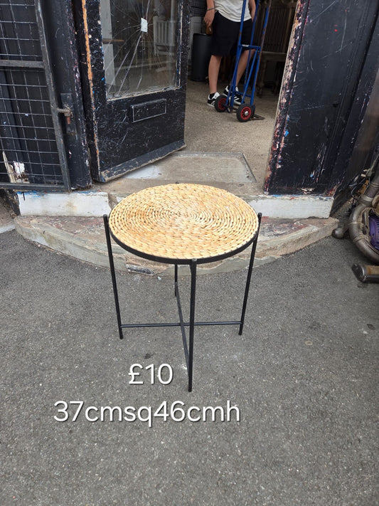 Side table 🌟 Free Delivery in Leicester 🌟